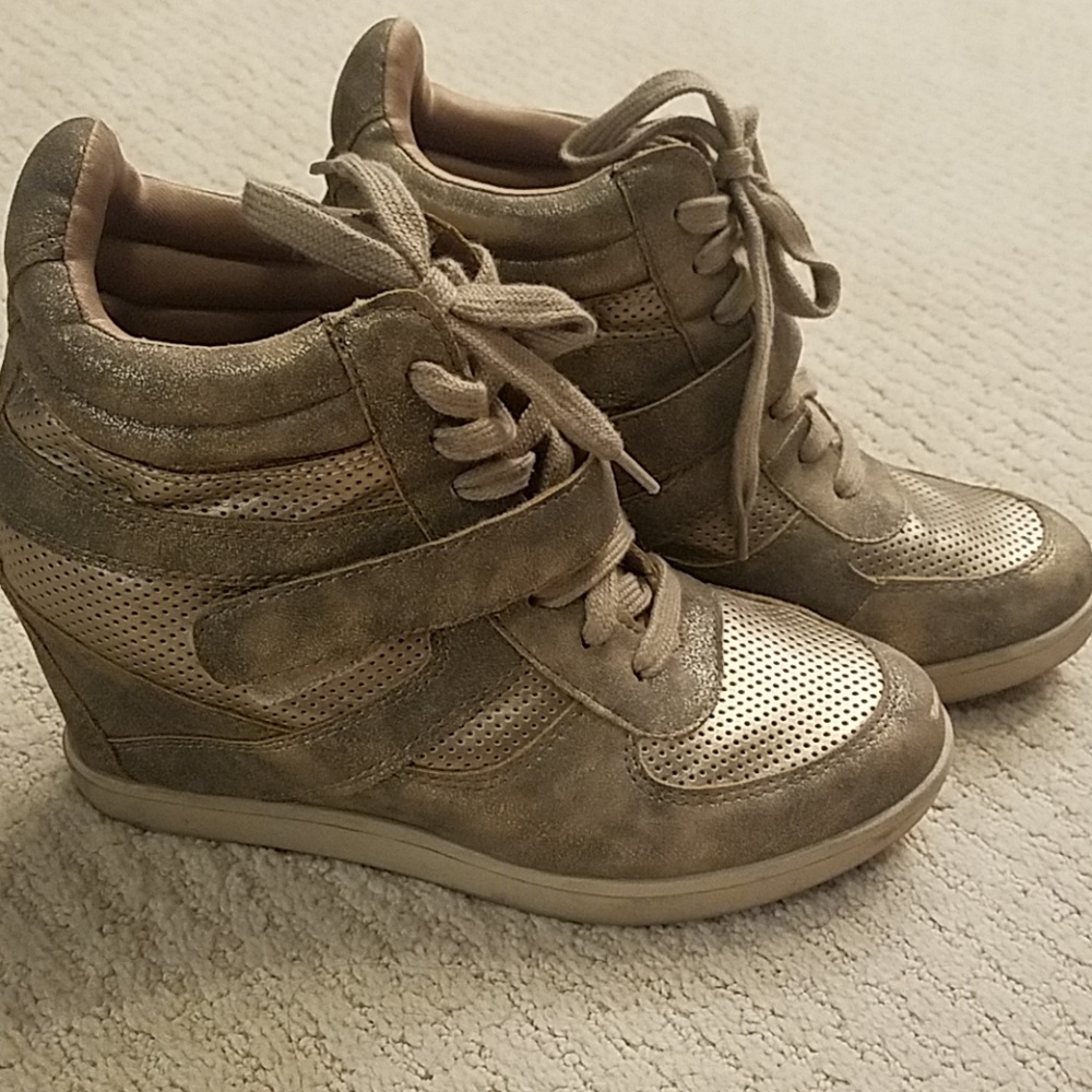 Gold wedge sneakers